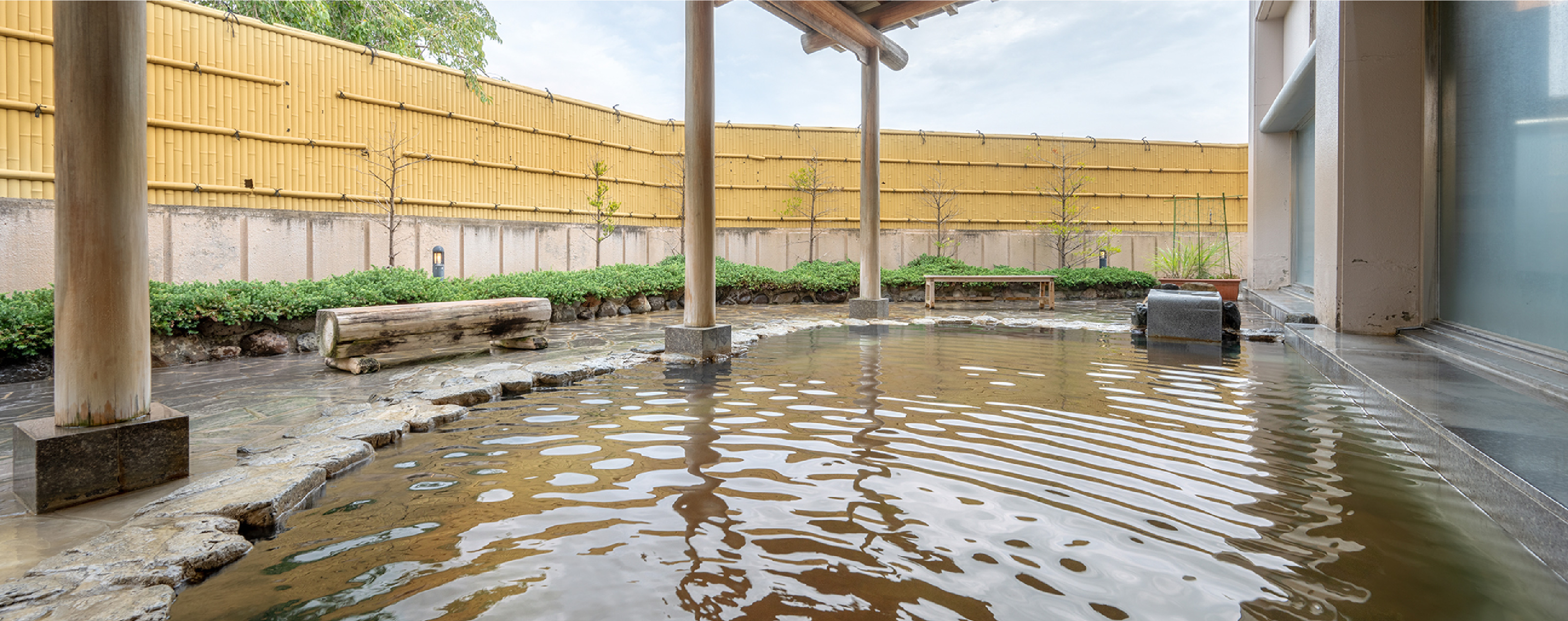 四季折々の風景を感じる露天風呂